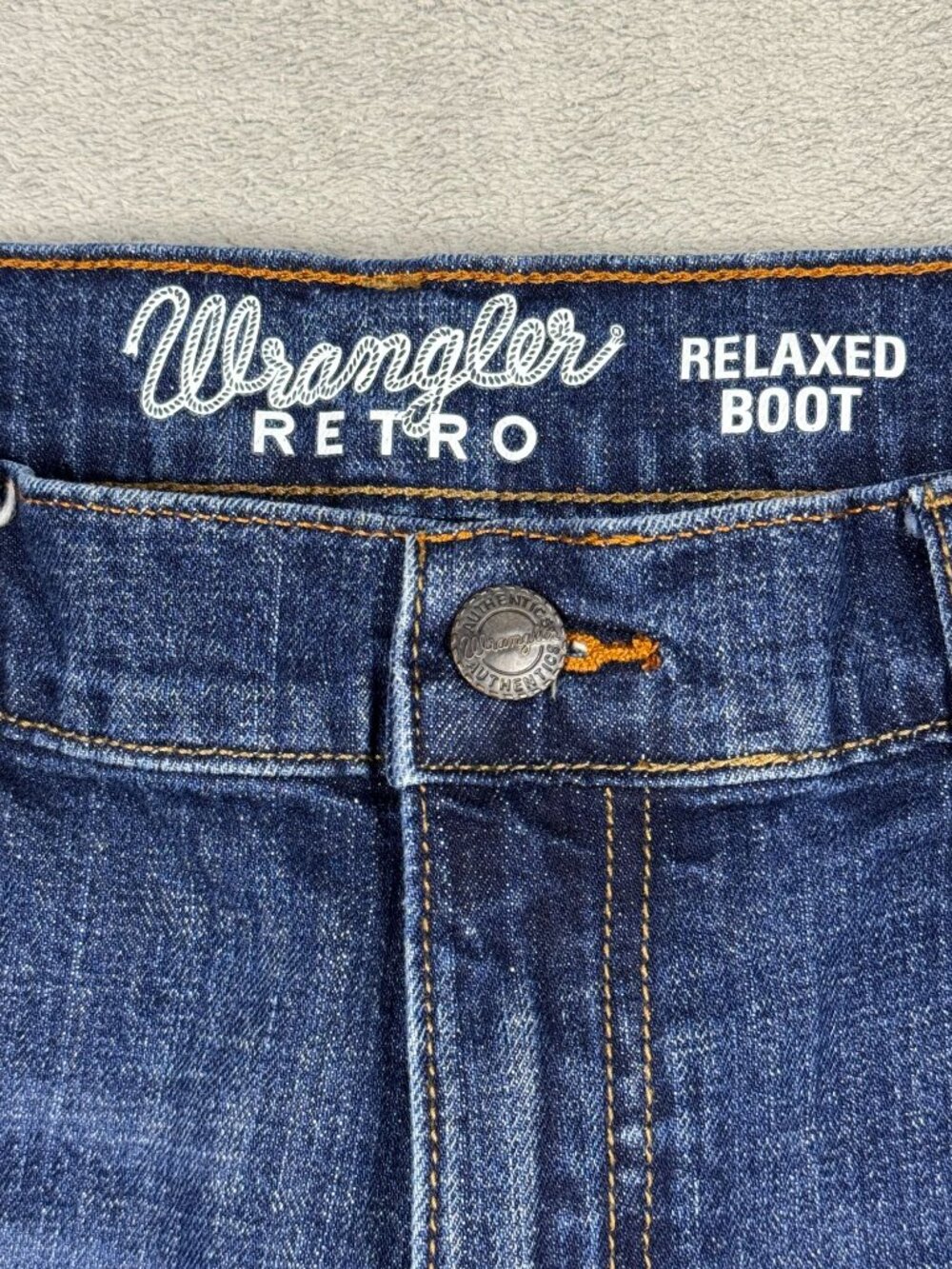 Wrangler Retro Relaxed Boot Cut Jeans Western Denim Whiskering Medium Wash - Picture 3 of 10